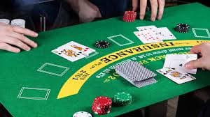 Tampilan permainan slot Galactic Gems dengan tema galaksi dan simbol bersinar